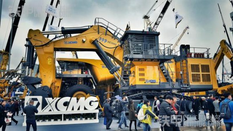 农村道路小型摊铺机：揭秘其价格构成与选购要点